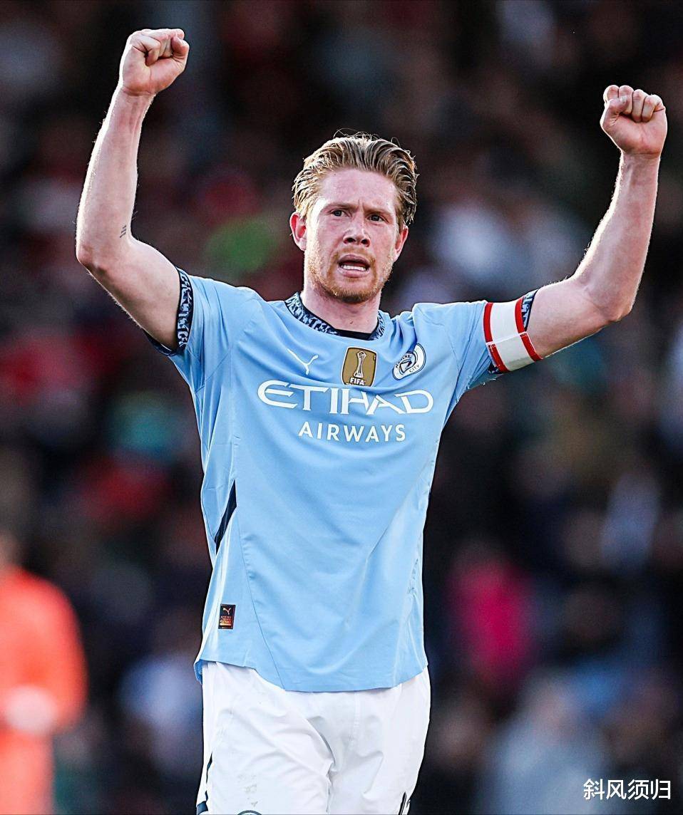 德布劳内重返赛场，夺冠首场状态出色，曼联观众沸腾！